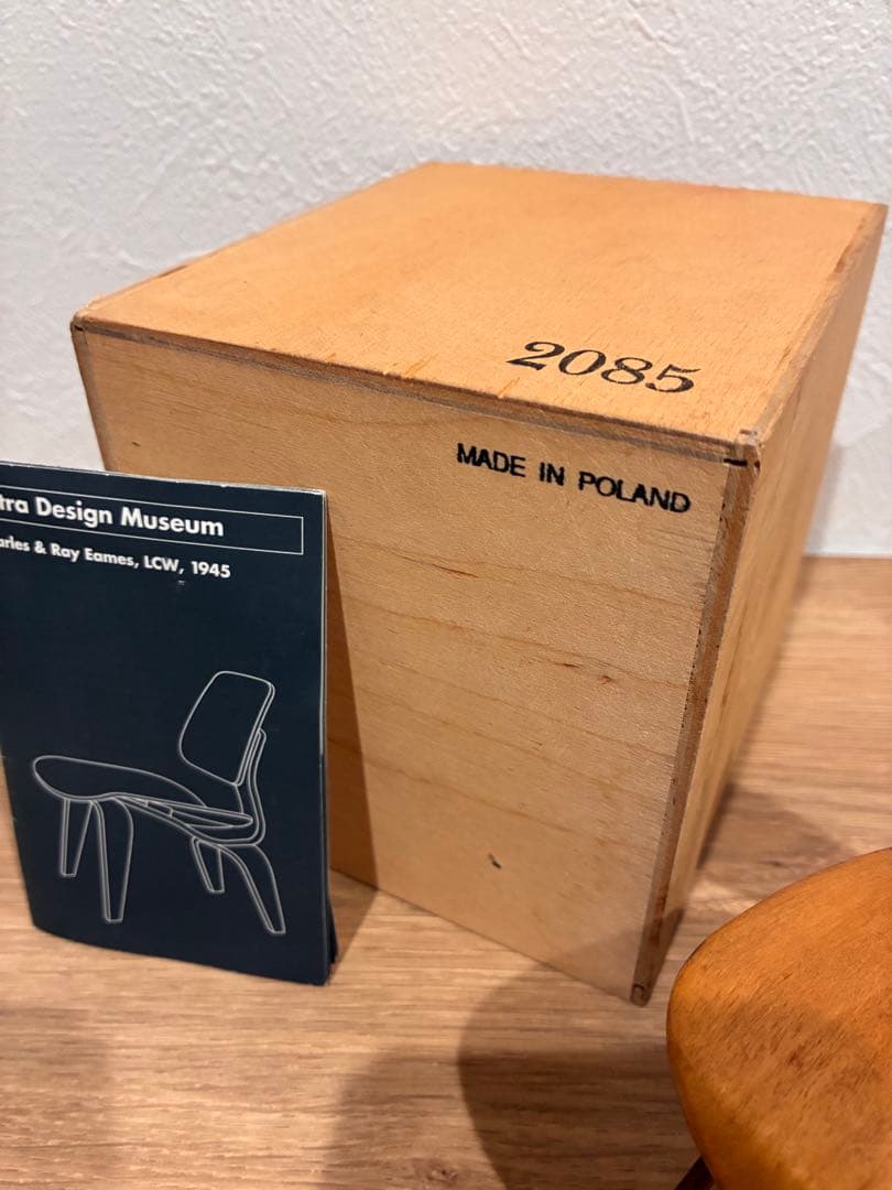 置物 Vitra Design Museum Eames LCW