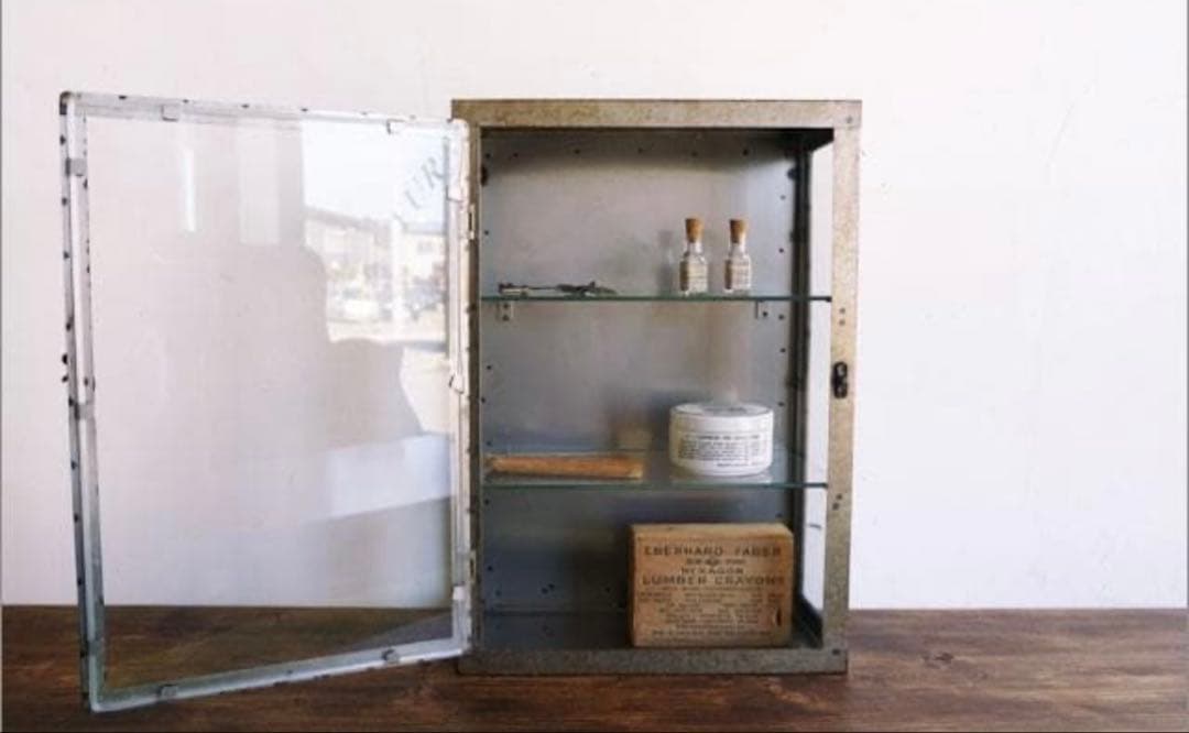 アンティーク スチールショーケース ガラスキャビネット小物収納インダストリアル棚