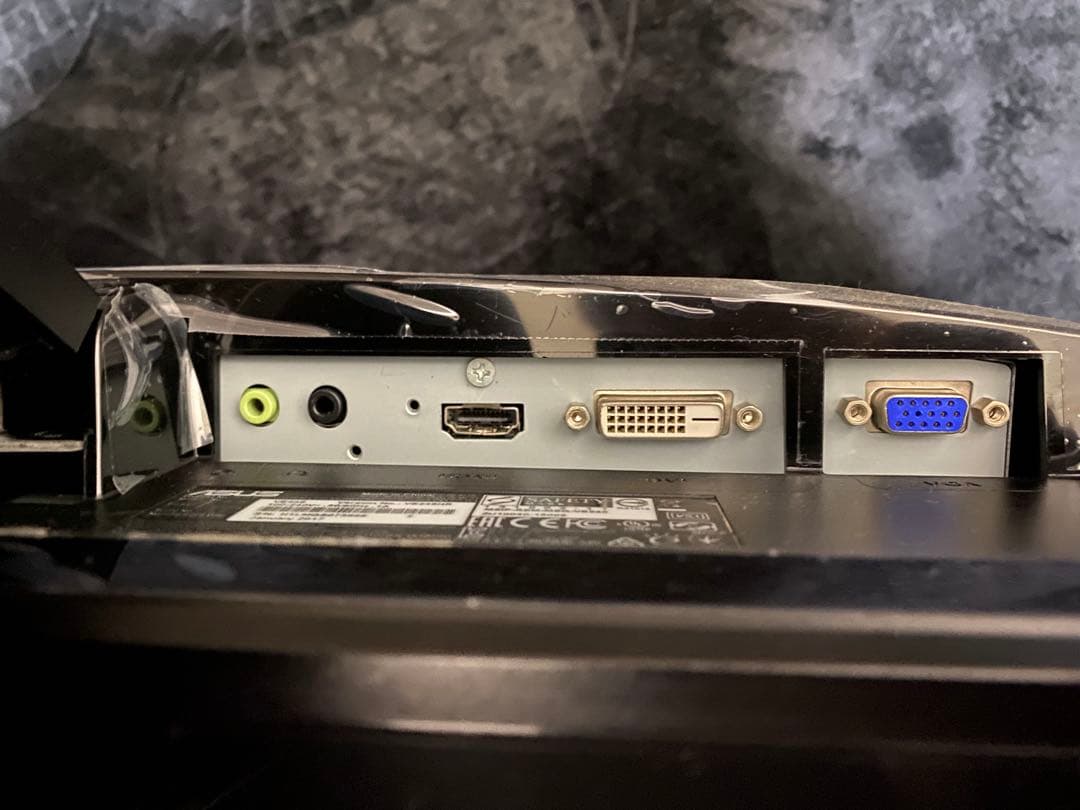 ASUSTek ゲーミングモニター24型、アイ・オー・データ マルチ画面 USB