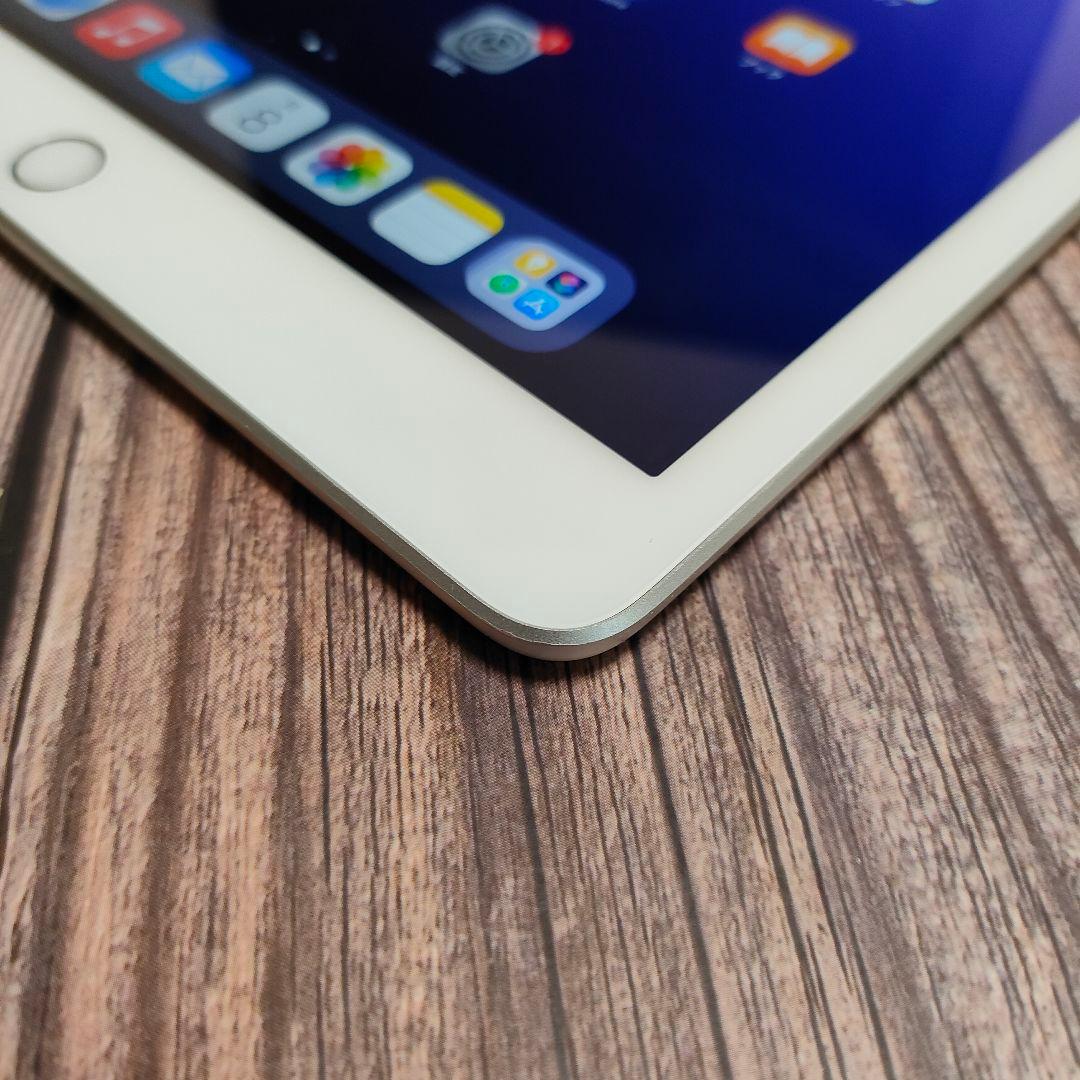 apple iPad 第8世代 32GB SIMフリー 美品