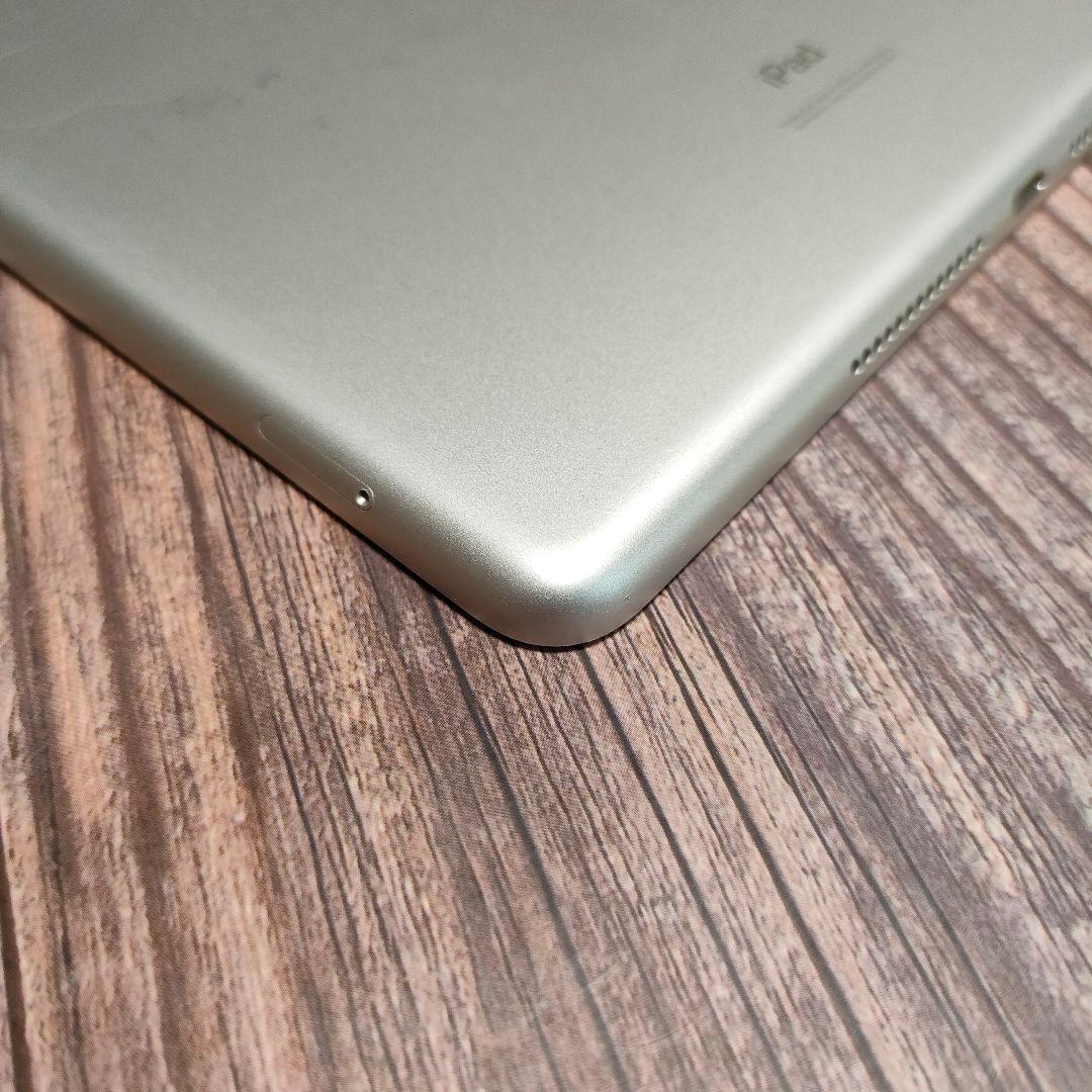apple iPad 第8世代 32GB SIMフリー 美品