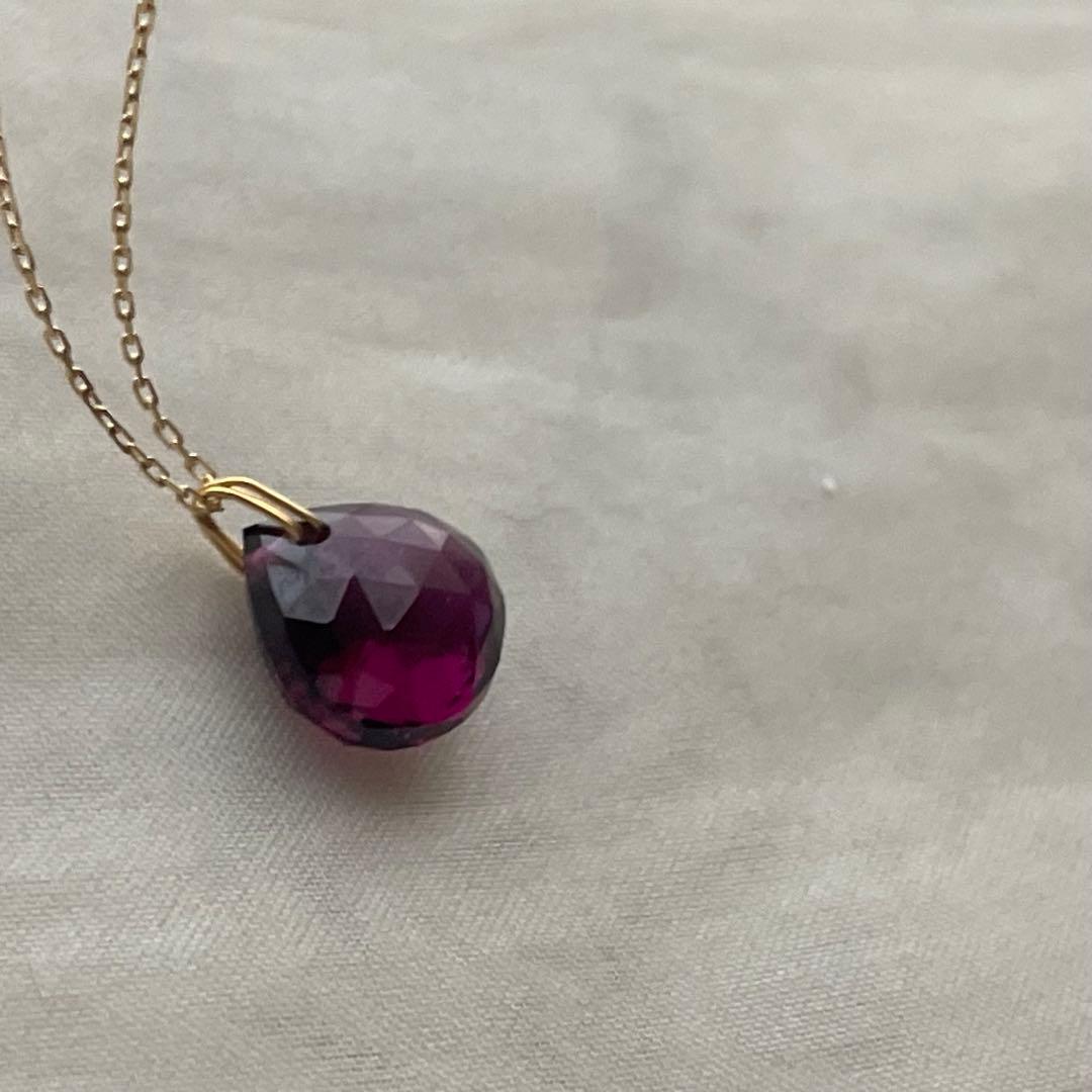 マリーエレーヌ ドゥ タイヤック ガーネット ブリオレットカット・チャーム