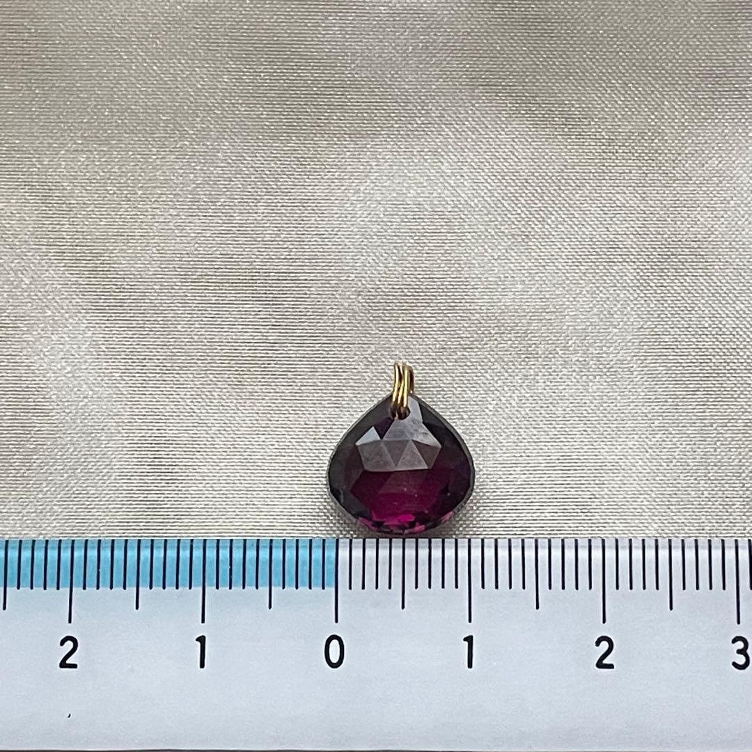 マリーエレーヌ ドゥ タイヤック ガーネット ブリオレットカット・チャーム