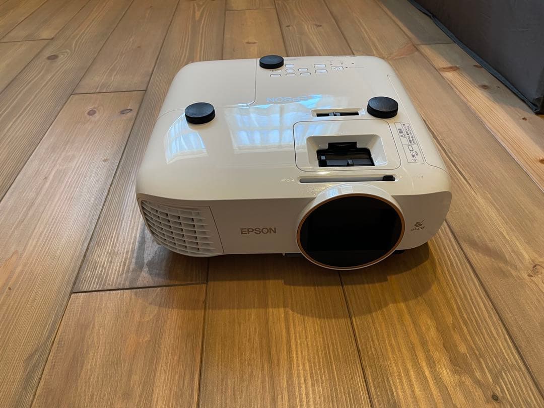 プロジェクター dreamio EH-TW5750