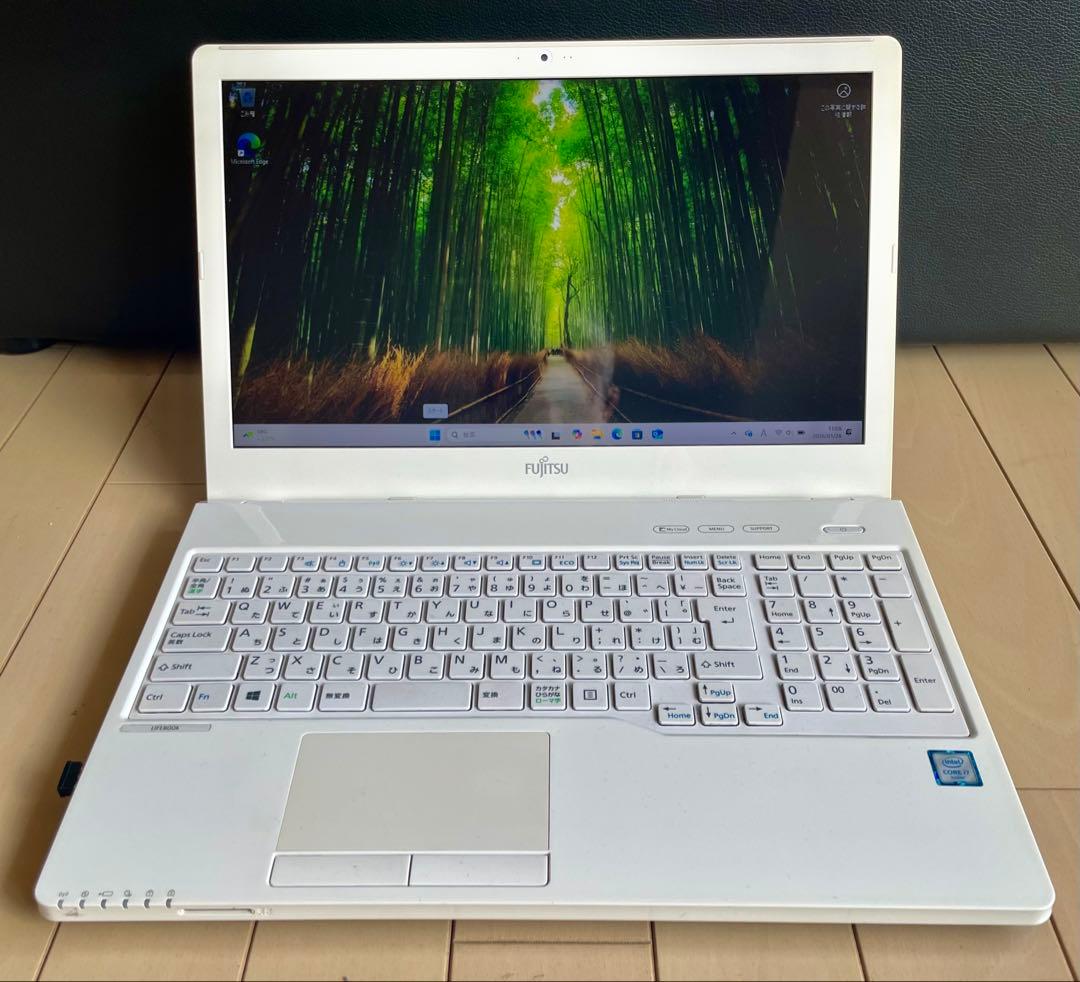 【極美品】Fujitsu Lifebook 15.6型　WA2/W icore7