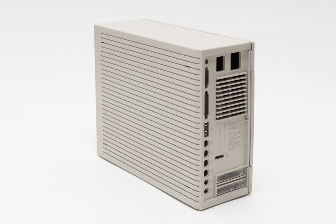 Macintosh Quadra 700 未使用外装パーツ