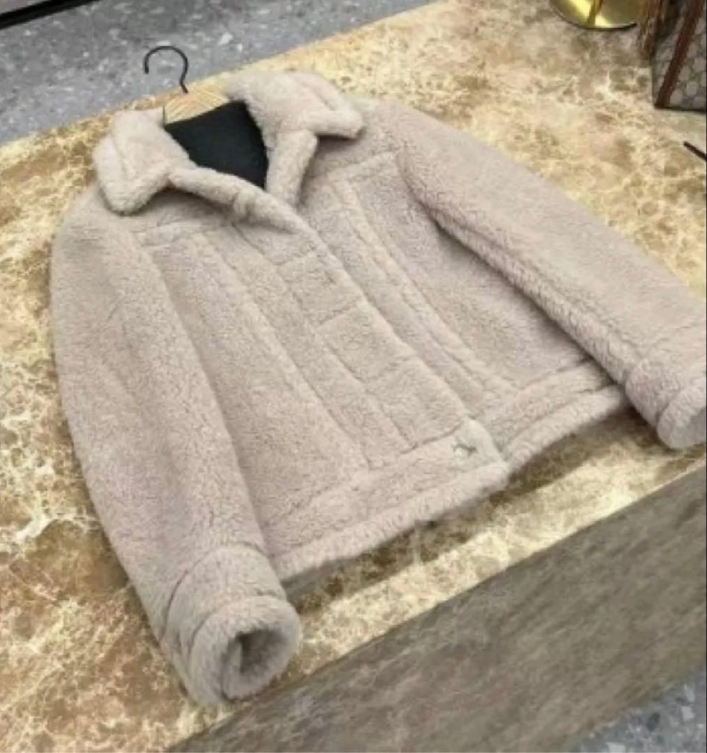 MaxMara ベージュ ファーショートジャケット