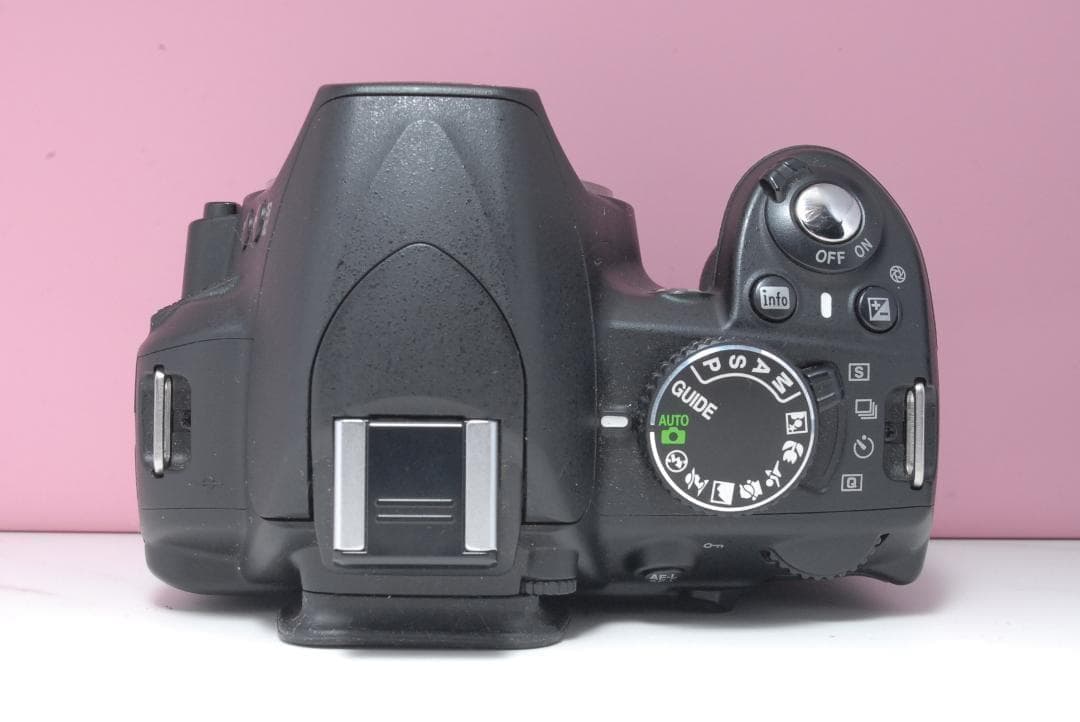 【美品】Nikon D3100　かんたん操作　スマホ転送　一眼レフカメラ