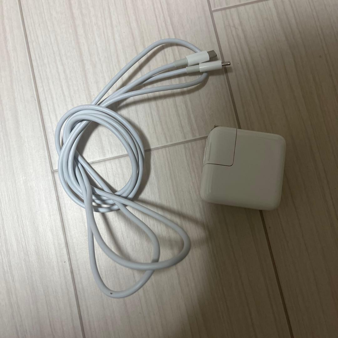 Apple MacBook Air M1, 8GB, 256GB スペースグレー