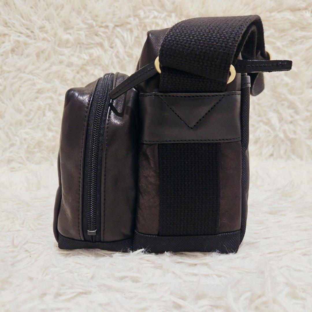 美品 アルティザン&アーティスト 本革 力メラバッグ GCAM-1000 日本製