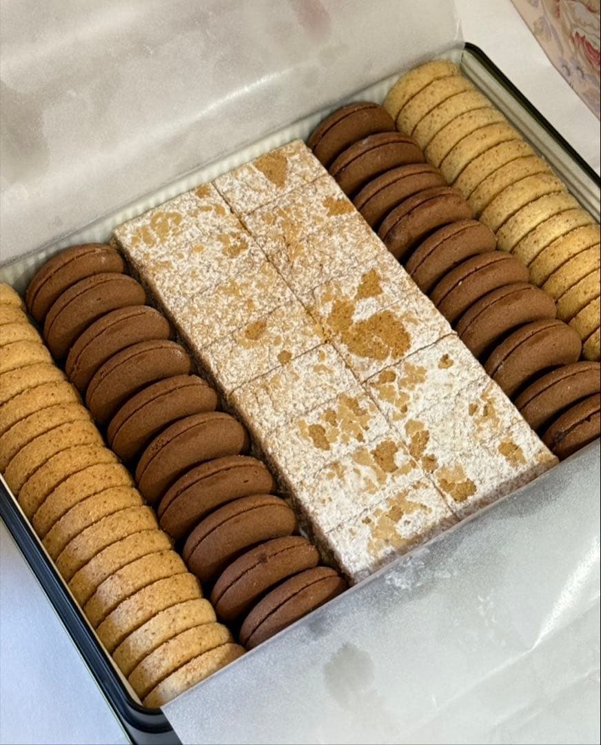 ツッカベッカライカヤヌマ　テーベッカライ クッキー　C缶