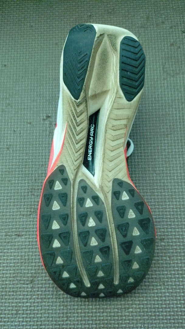 スパイク・シューズ FuelCell SuperComp Elite v5