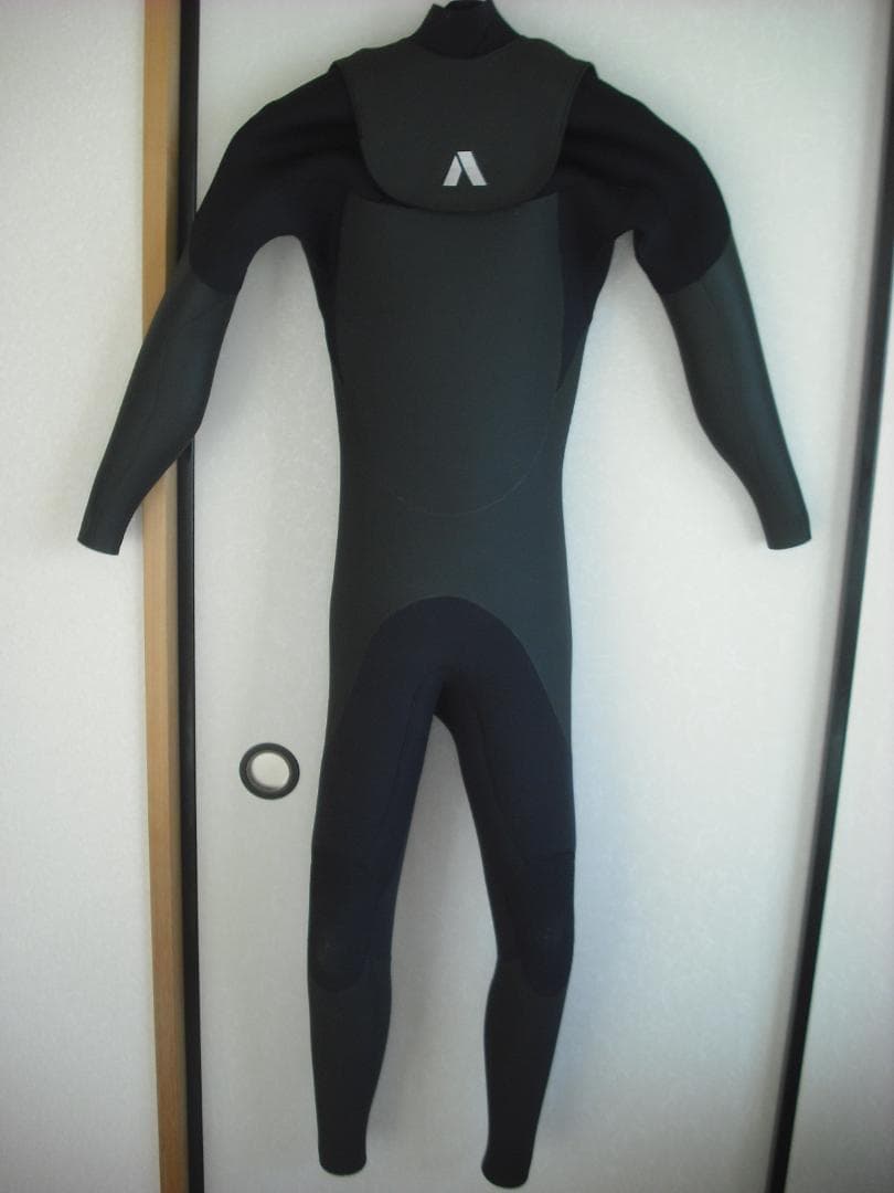 着用回数僅か【セミドライ　ウエットスーツ】エアタイト　M相当