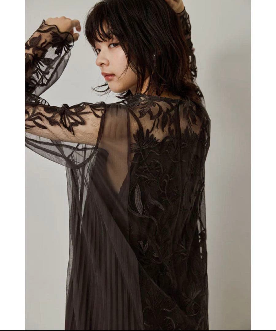 niana エスニックサイドプリーツドレス