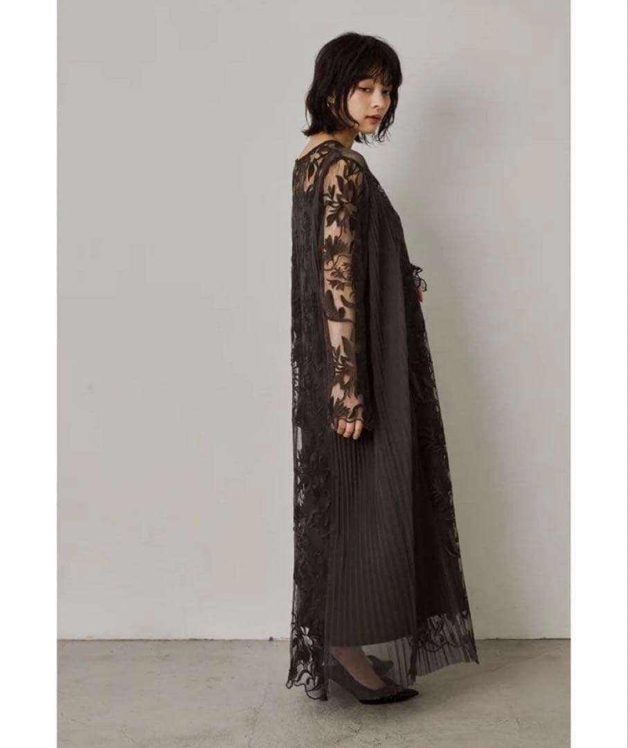 niana エスニックサイドプリーツドレス