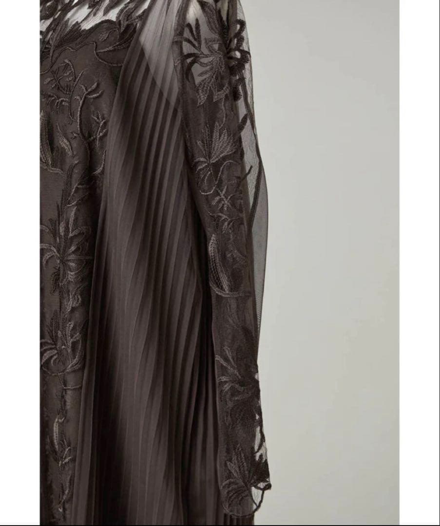 niana エスニックサイドプリーツドレス