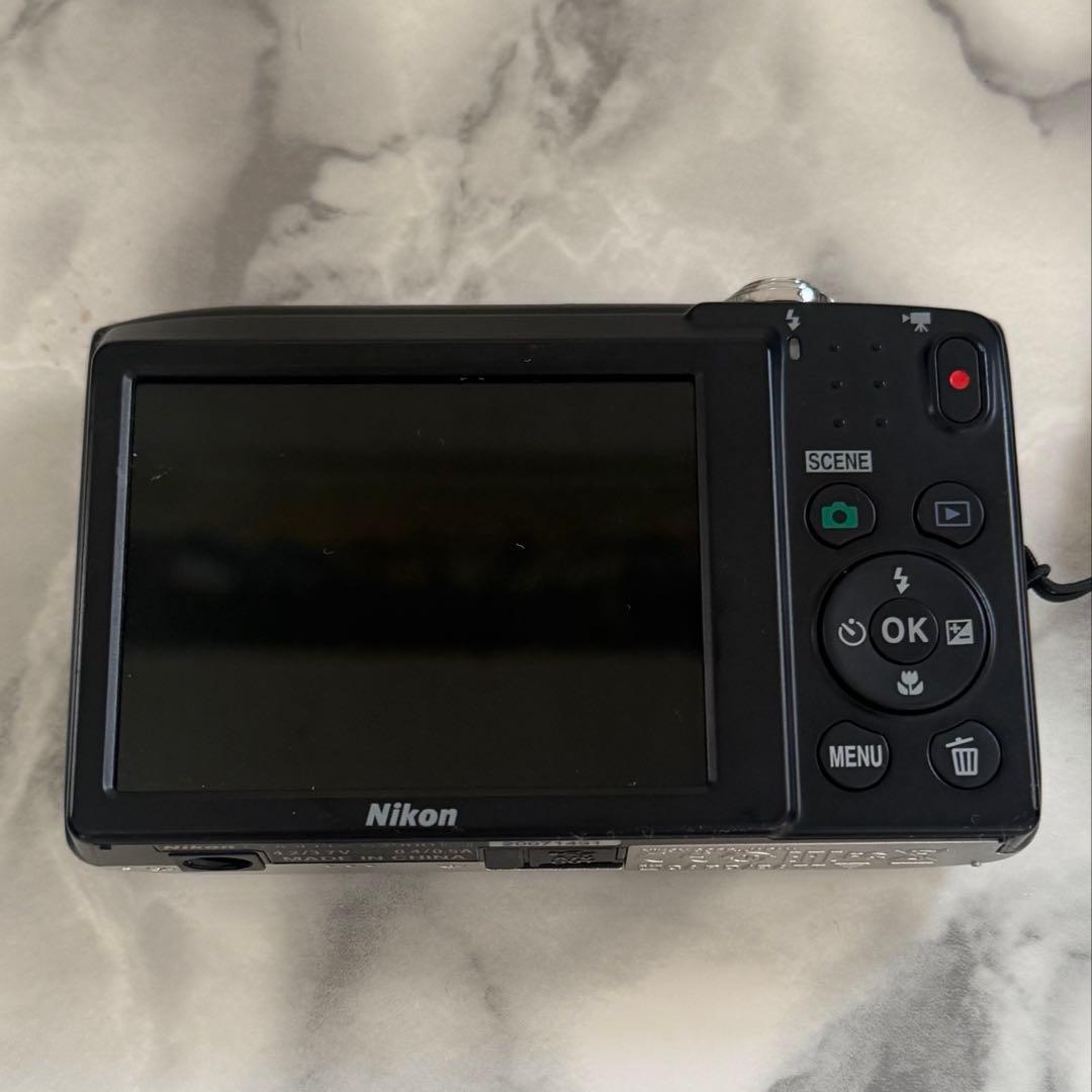 Nikon COOLPIX S2900 シルバー コンデジ デジカメ