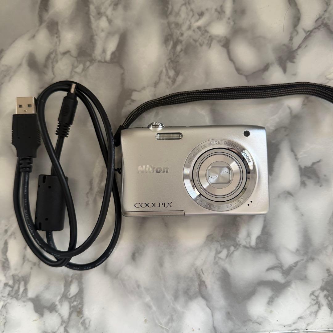 Nikon COOLPIX S2900 シルバー コンデジ デジカメ
