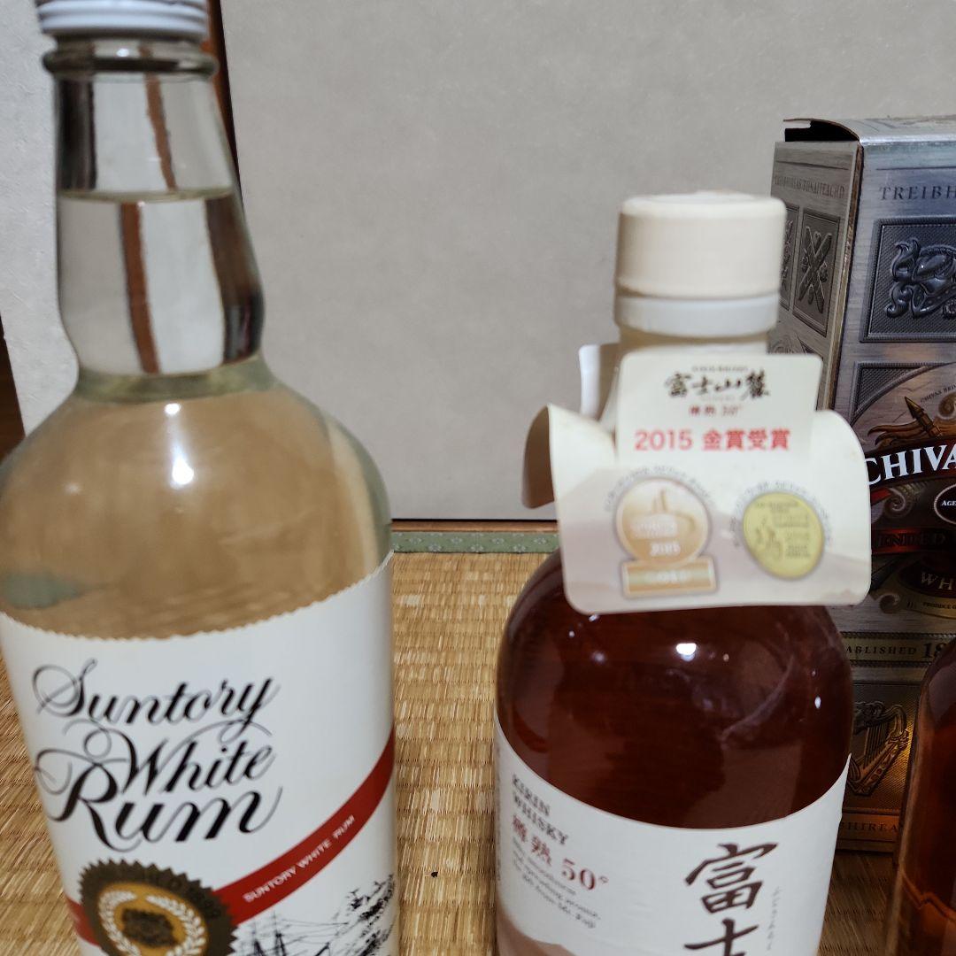 ウイスキー3本、ラム酒1本のセット