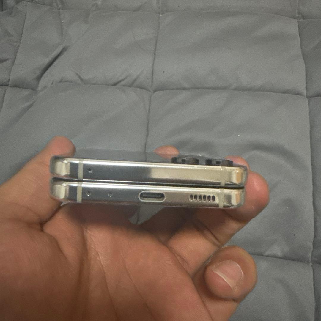 「韓国 購買」Samsung Galaxy Z Flip5