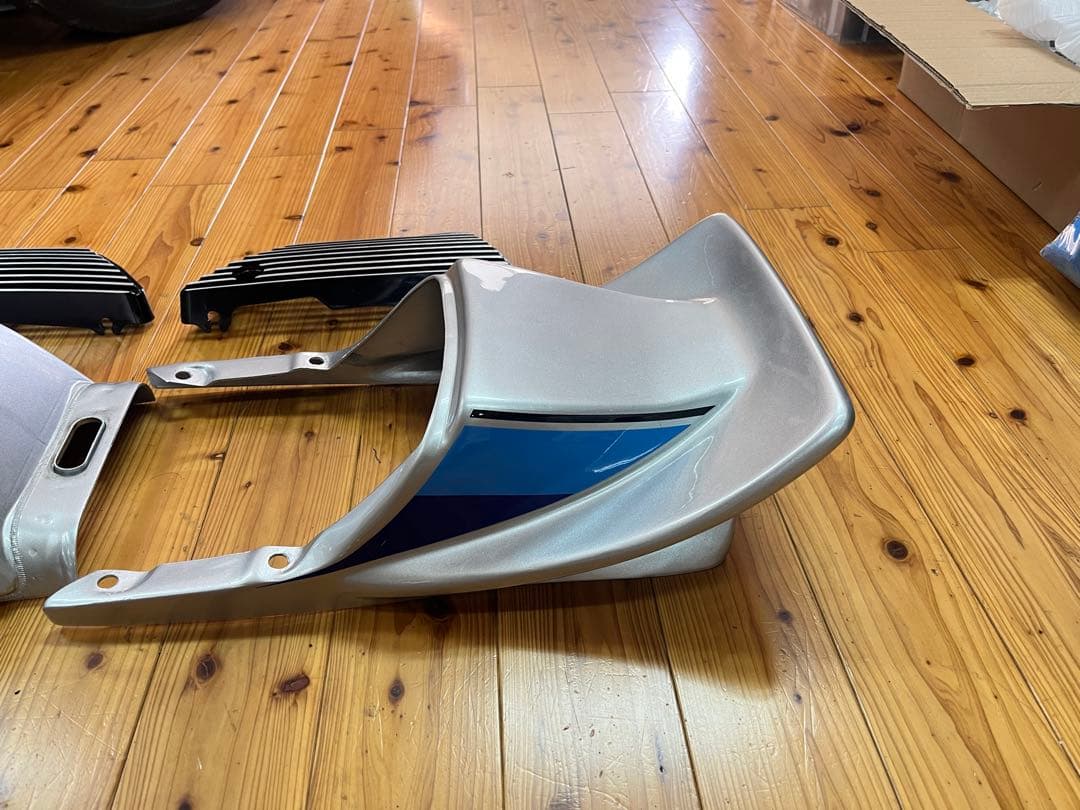 専用　YAMAHA XJ400 XJ550 タンク、サイドカバー、テールカウル