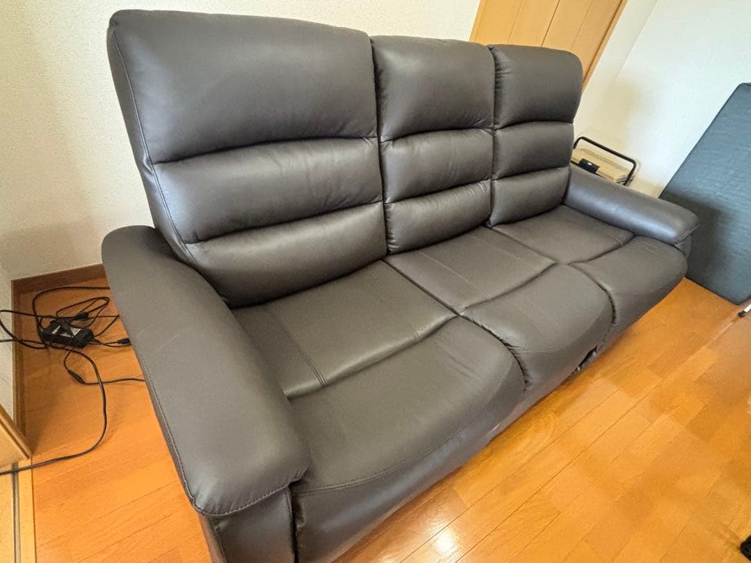 A*要様 3人用電動本革テーブル付きリクライニングソファ(Nビリーバ2本革DBR