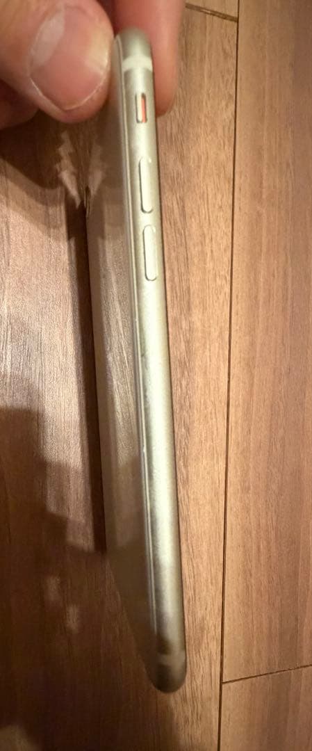 iPhone SE 第3世代　スターライト　64GB