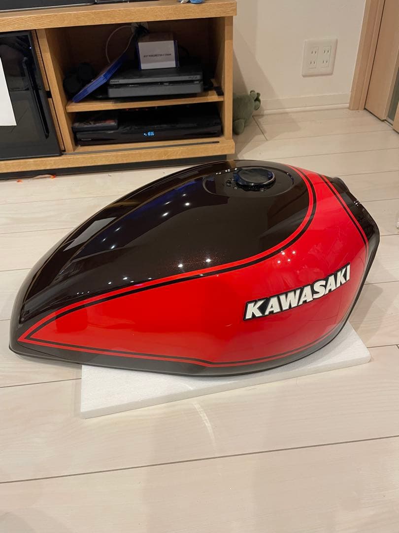 ゼファー1100 火の玉　フューエルタンク　純正タンク　美品KAWASAKI
