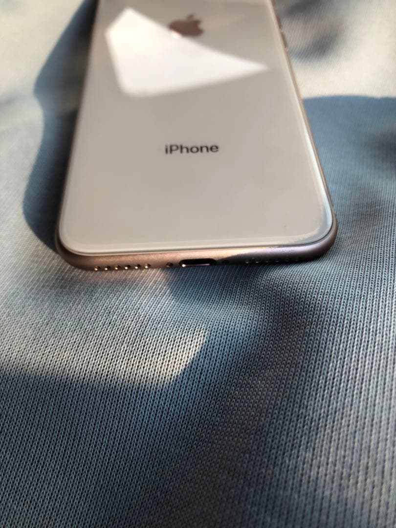 ①超美品 iPhone8 64GB バッテリー最大容量:87 SIMフリー