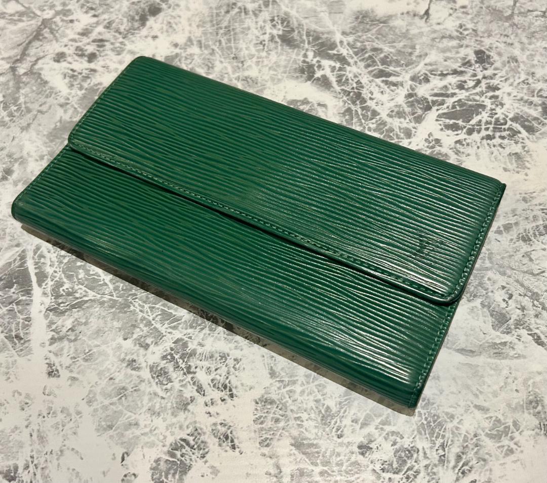 LOUIS VUITTON 財布 インターナショナル エピ　グリーン