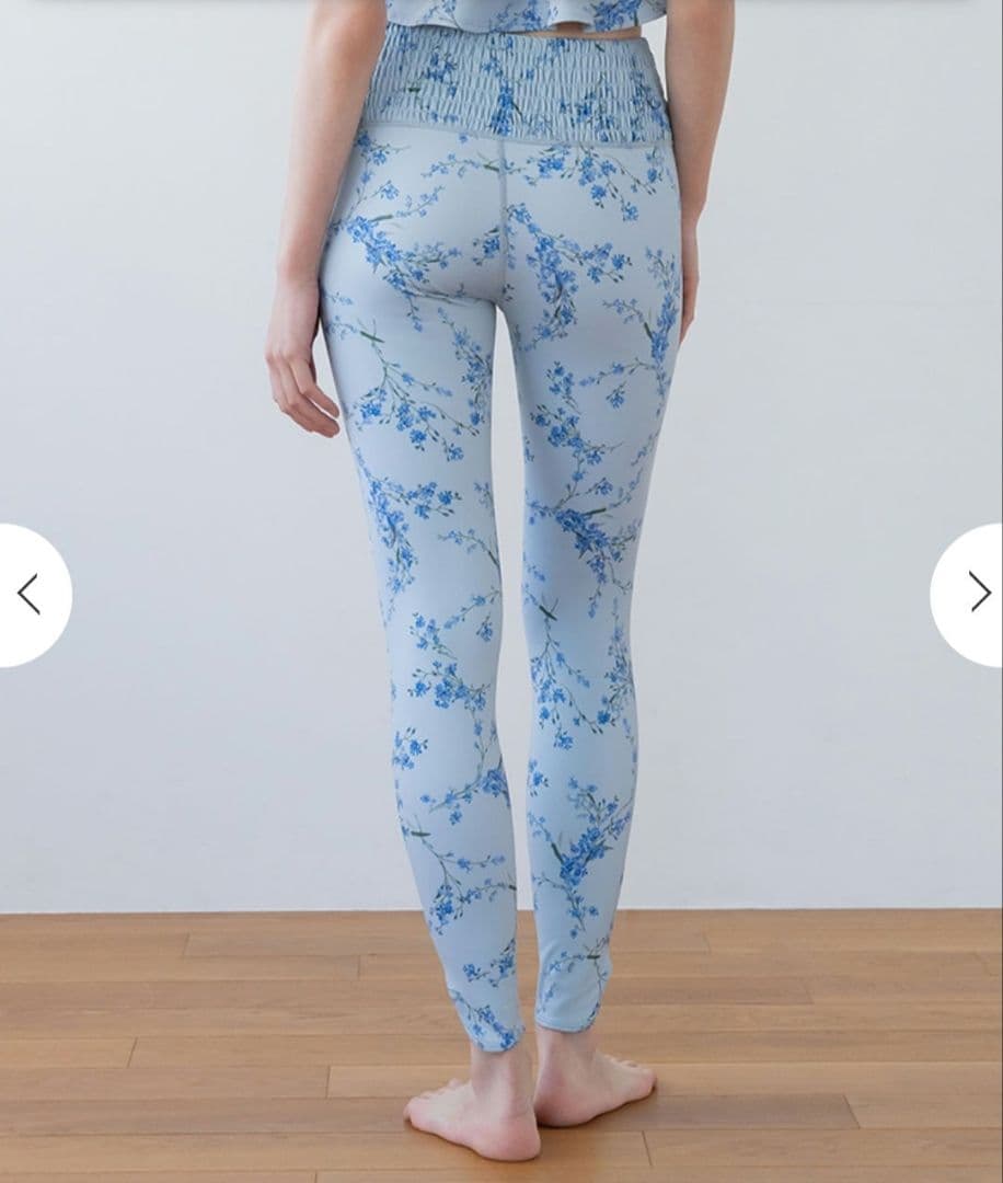 【新品】スカーラ スプリングフラワー シャーリングレギンス 忘れな草 S 完売品