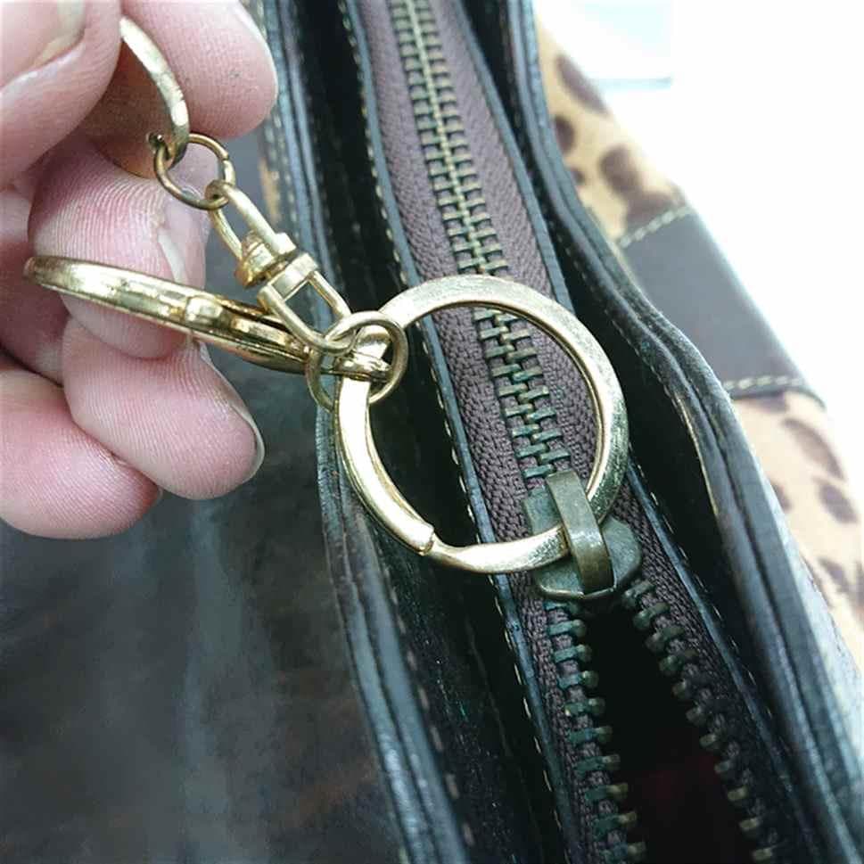 ★クリスチャンルブタンレオパード柄 レザー チェーンショルダーバッグ レディース