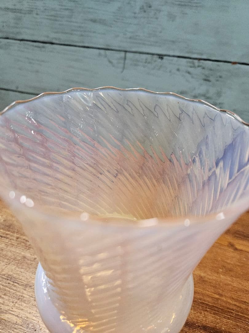 フランスアンティーク オパールセントガラスの花瓶 グラス フラワーベース