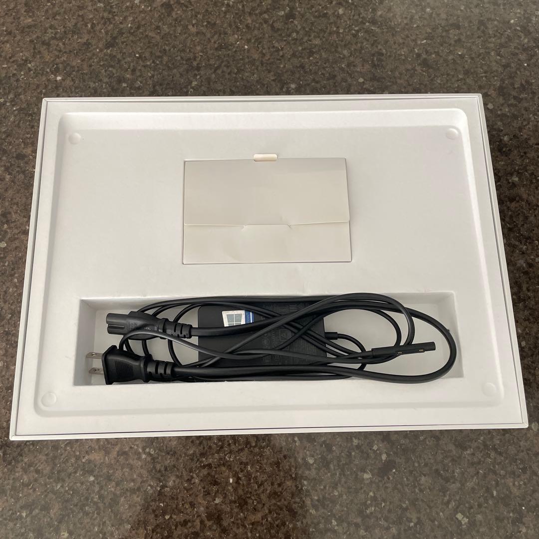 中古品　Surface Laptop2 サーフェス 13.5インチ