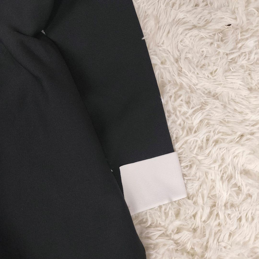 クラシカル 黒ワンピース 白襟×白カフス Aライン フレア スタイル美人