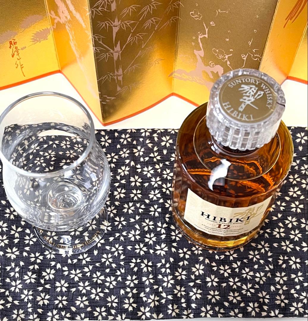サントリー　【ウイスキー響12年ミニボトル】と【テイスティンググラス】