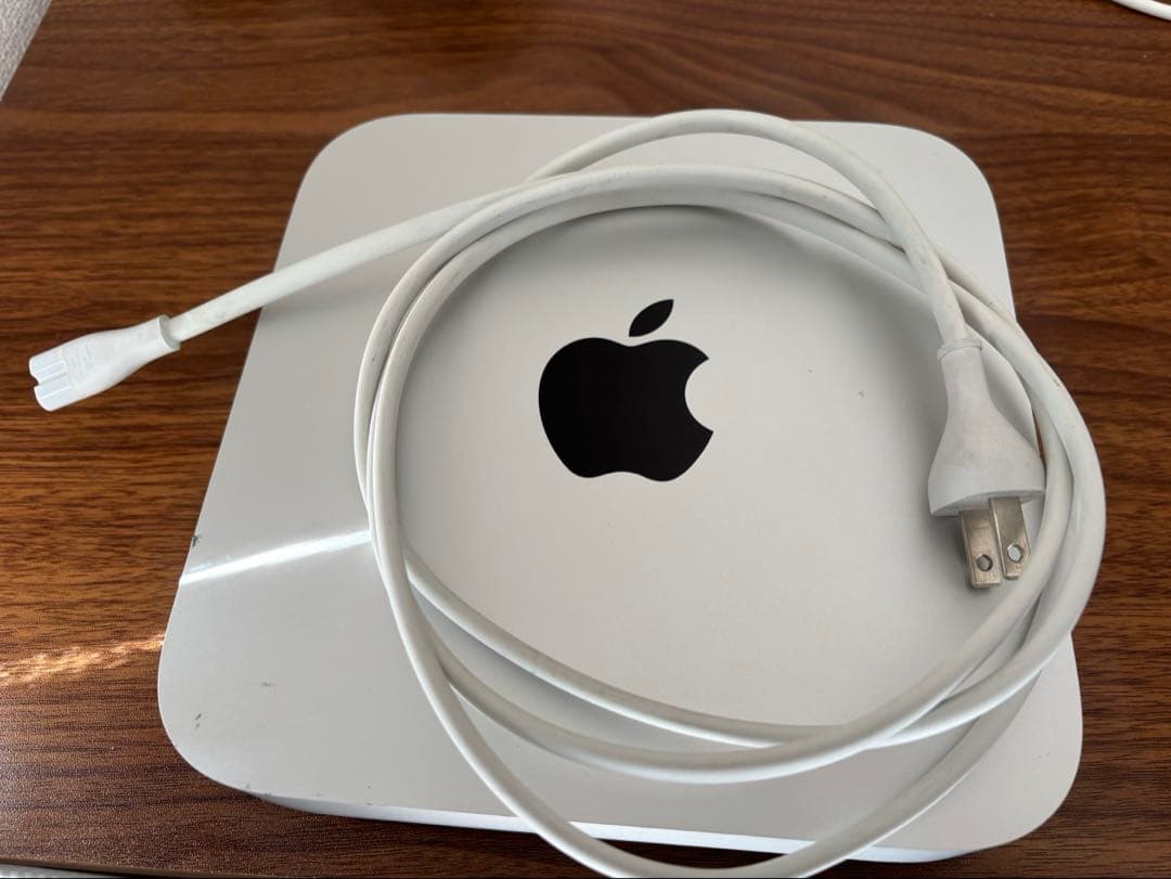 Apple Mac mini M2 本体 電源ケーブル、マウス、キーボード付き