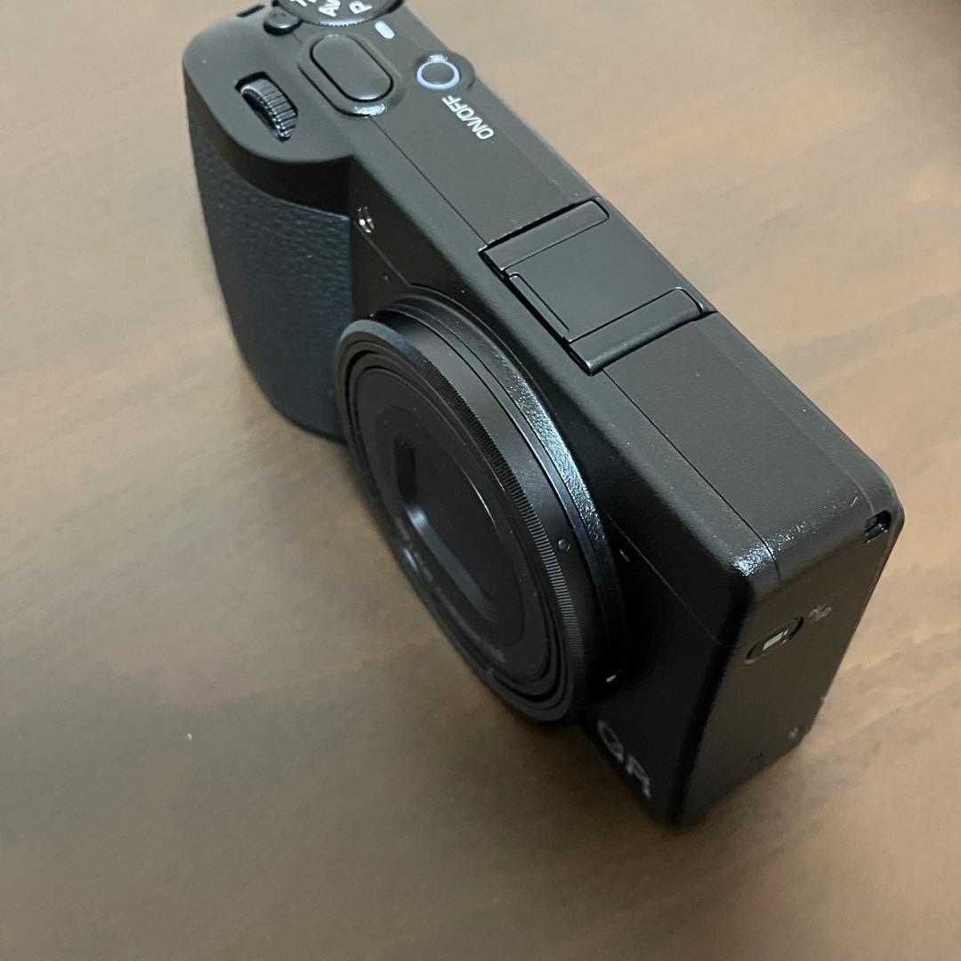 RICOH GR IV ショット数100以下 新品同様　アクセサリー多数付属！