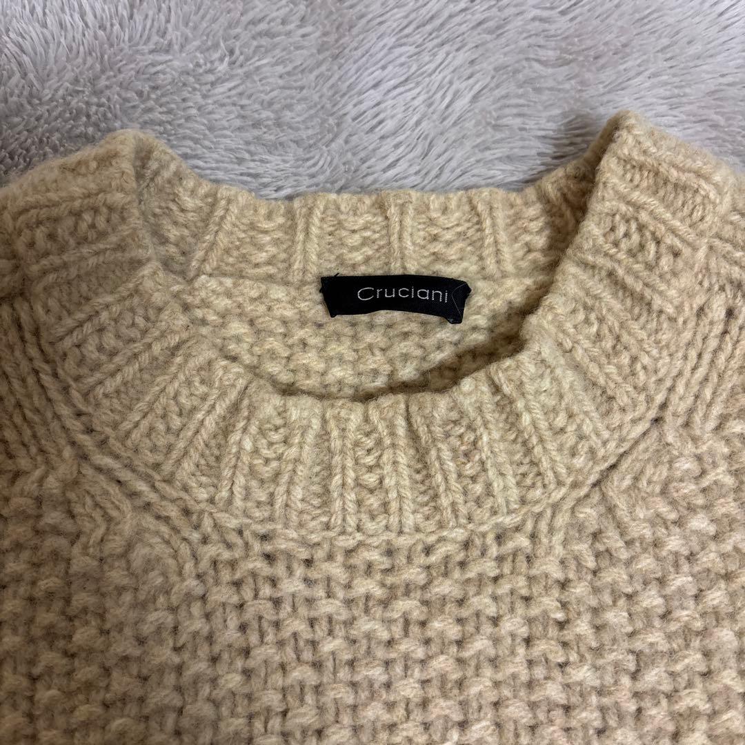 Cruciani /クルチアーニ 厚手ニット（モックネックに近く首元をホールド）