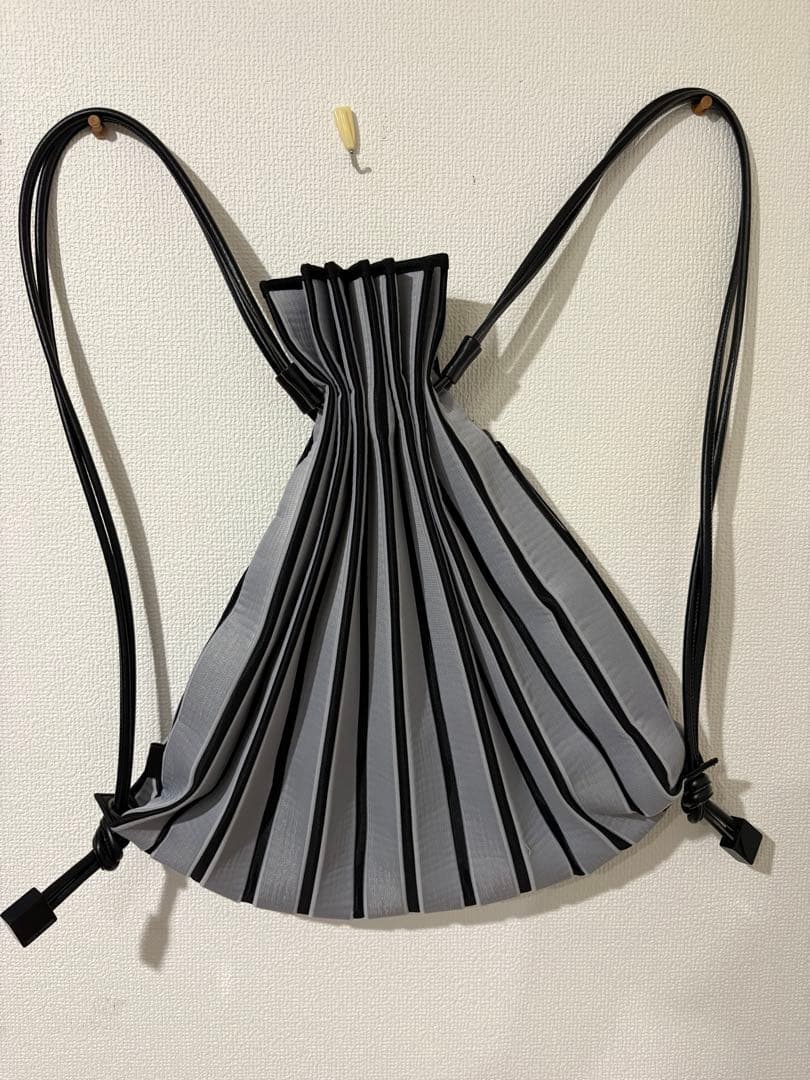 バッグ ISSEY MIYAKE/STRIPE BACKPACK