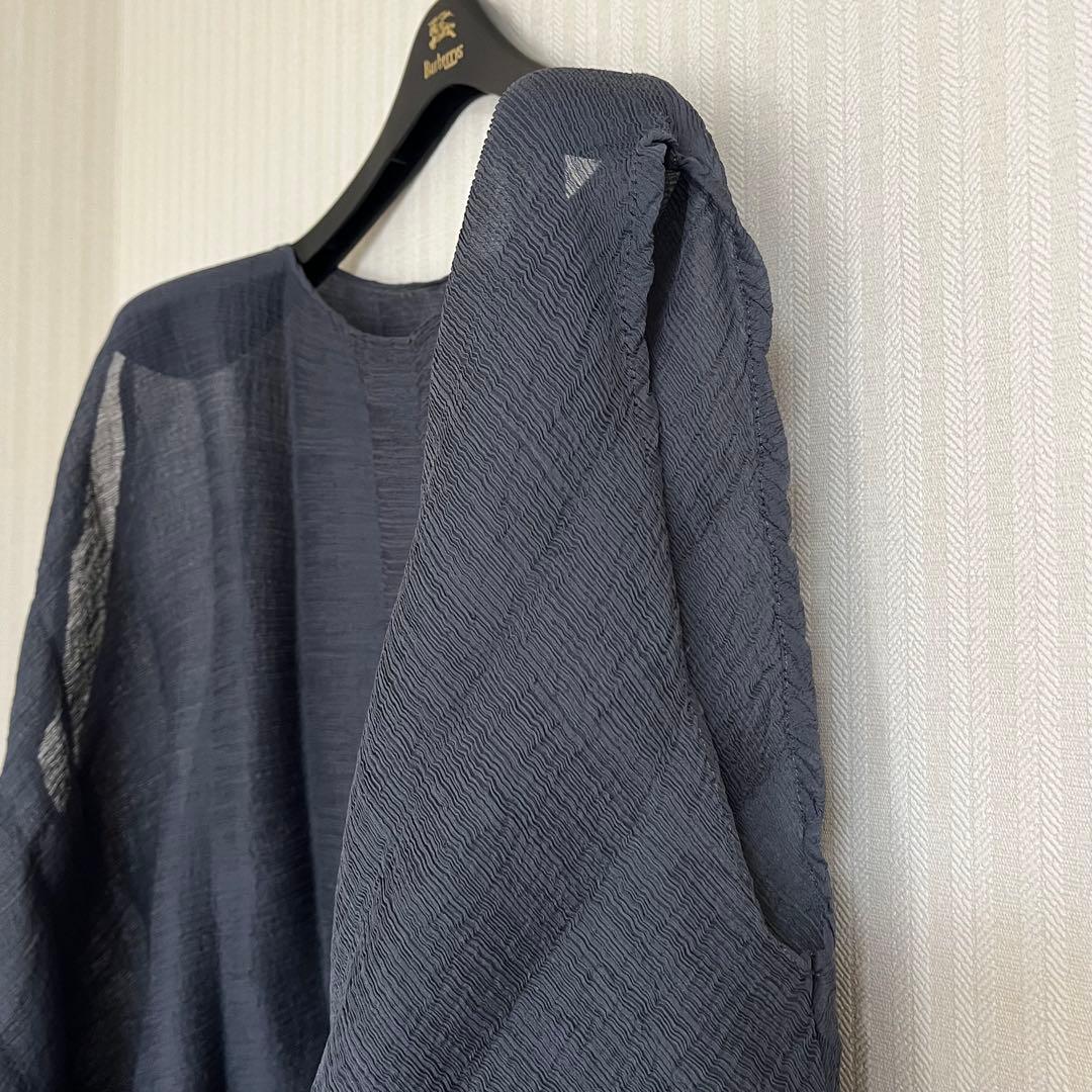 meイッセイミヤケ　シースルークレープ ノースリーブトップス　グレー