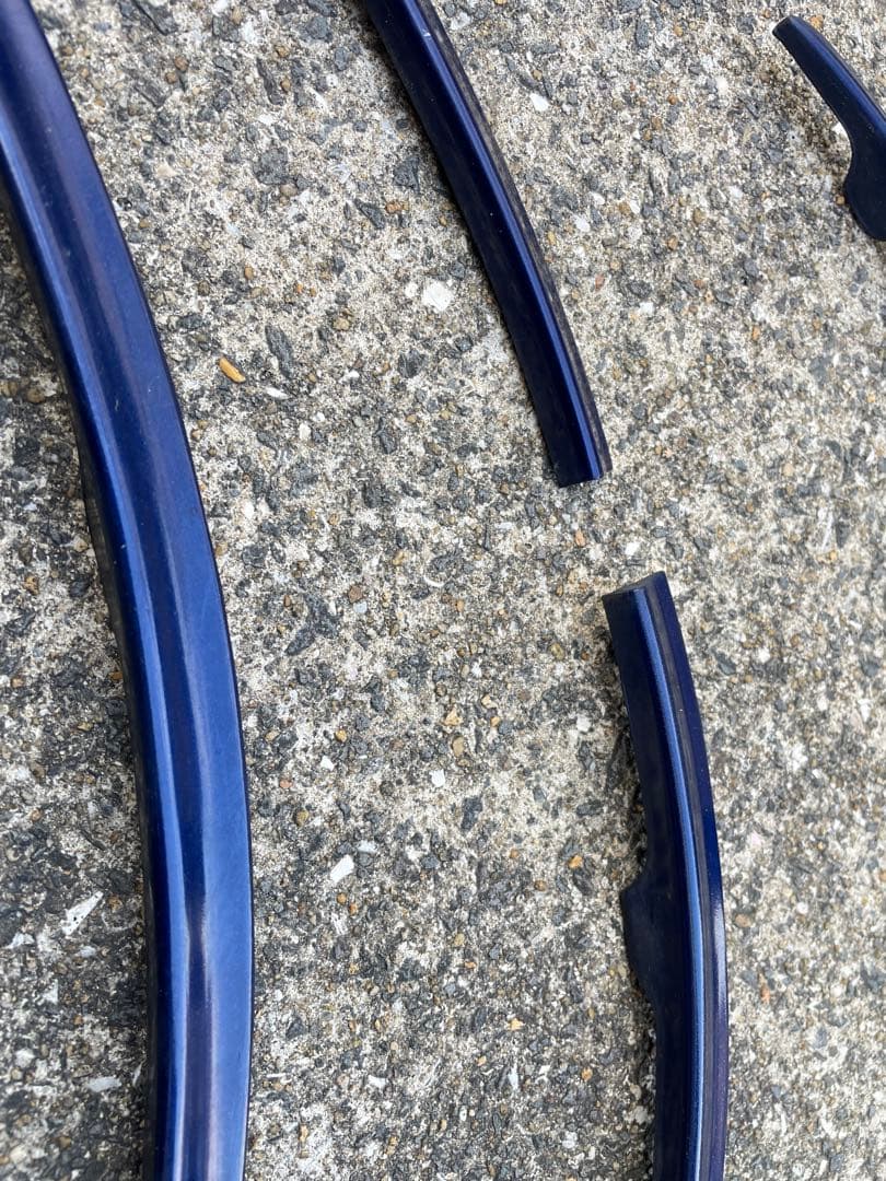 【送料無料】フェンダーモール 汎用タイプ 　スーパーポリウレタン製　４本