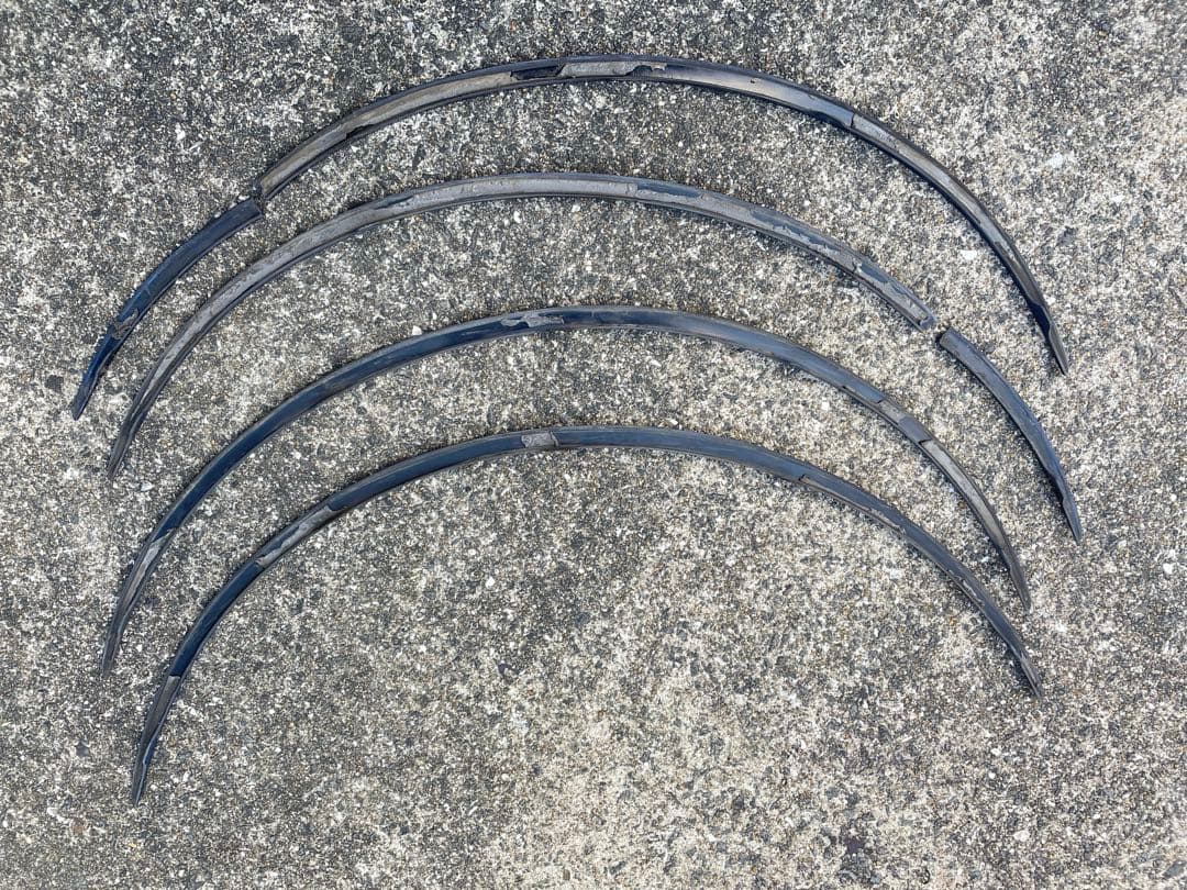 【送料無料】フェンダーモール 汎用タイプ 　スーパーポリウレタン製　４本