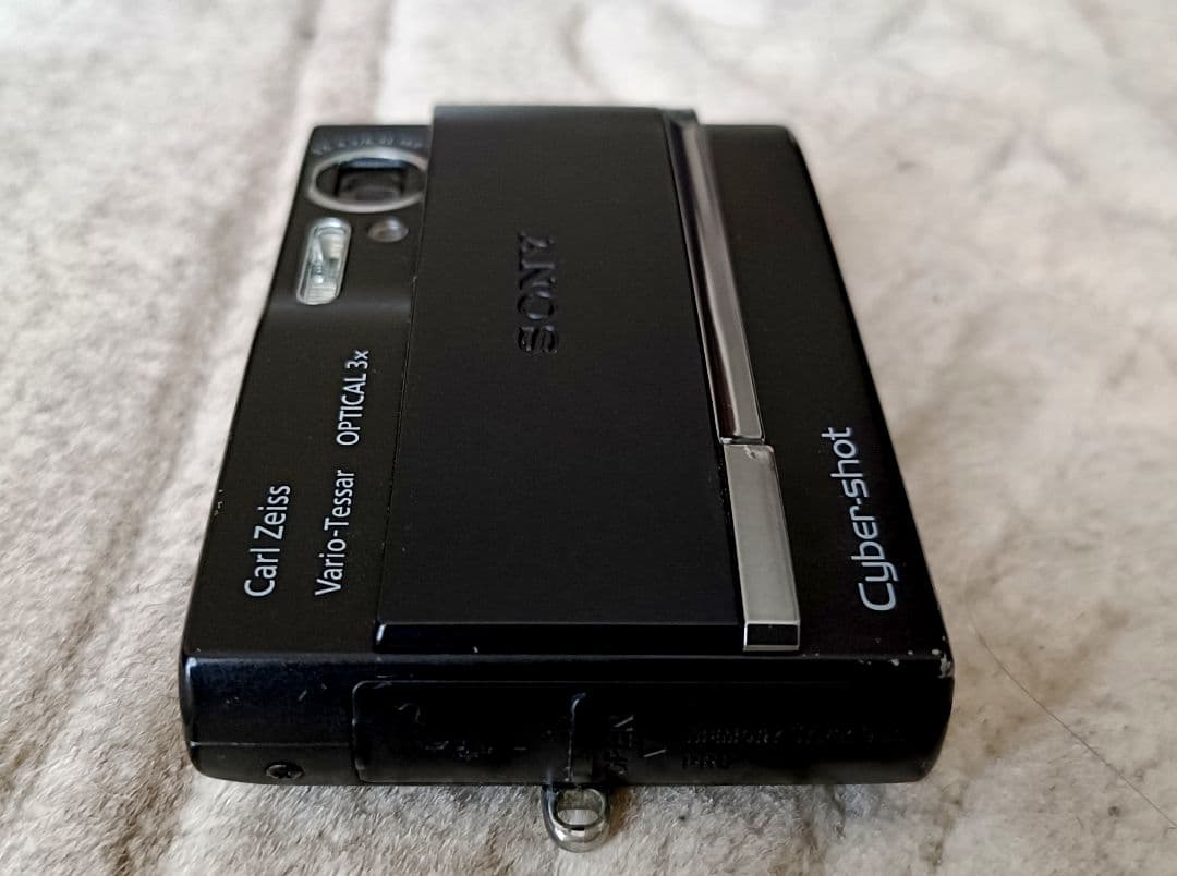 SonyソニーCyber-shot DSC-T5 •ステーション•革製カバー付き