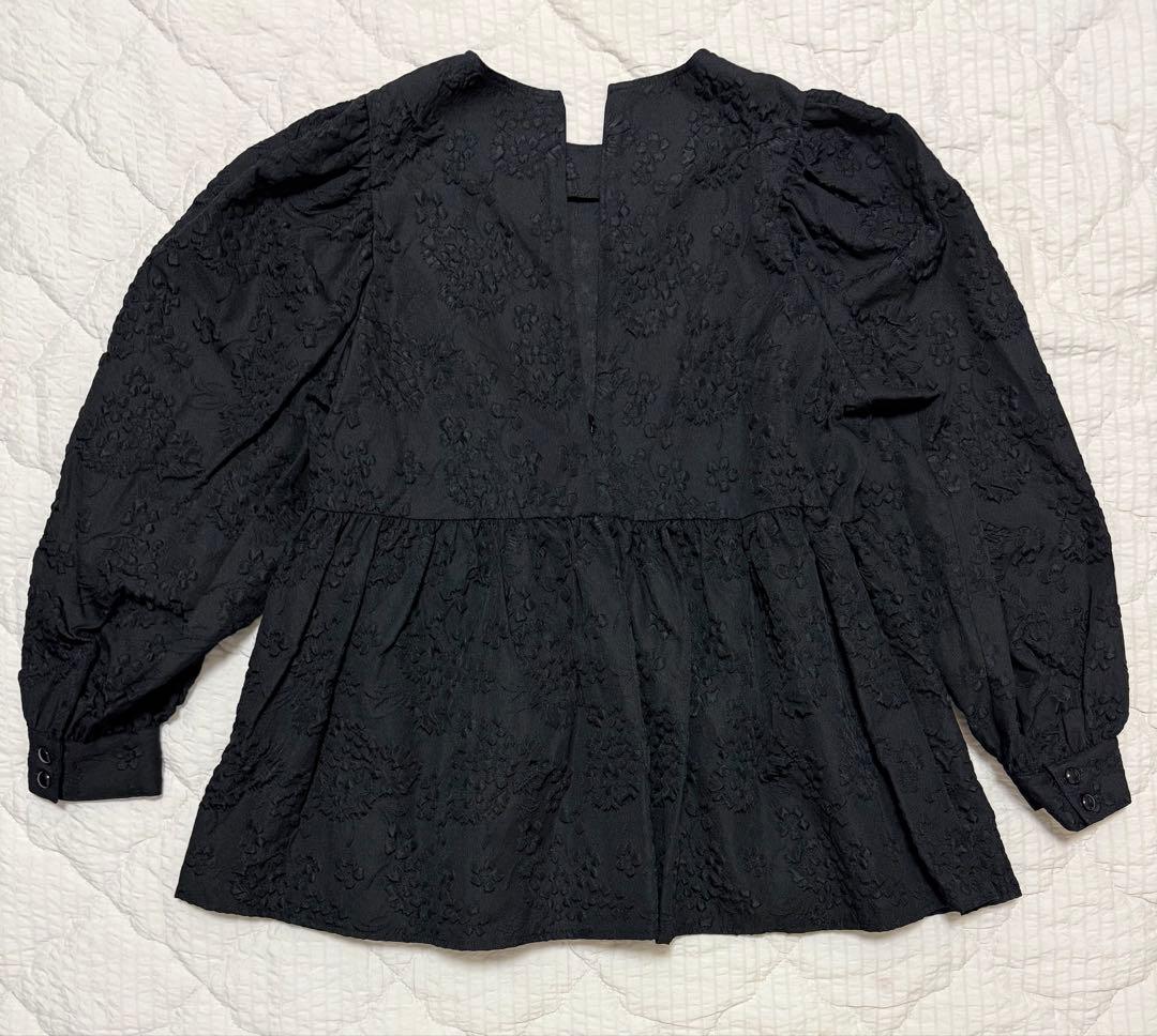 セールOHGA ブラックフリルブラウス フリーサイズ