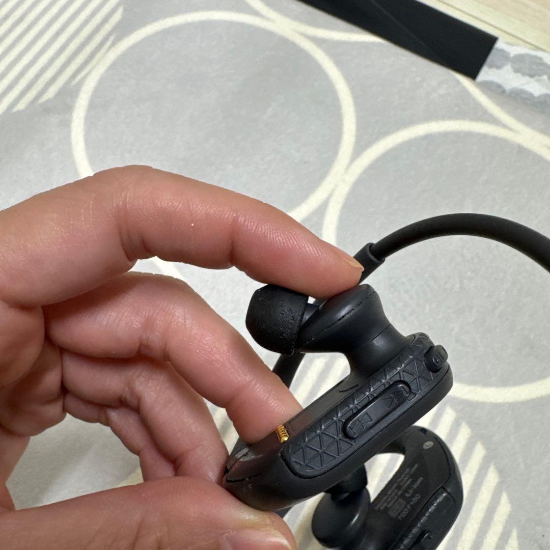 ソニー　ヘッドホン一体型ウォークマン ブラック NW-WS413 イヤホン