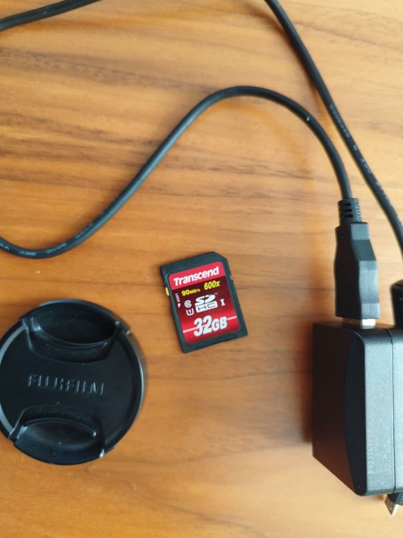 Fujifilm X-A5 ミラーレス一眼 15-45mmレンズ