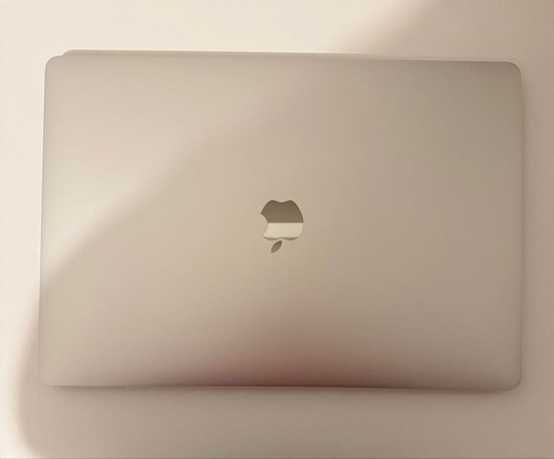 Macbook Pro 2017 15インチ 今年最新mac os