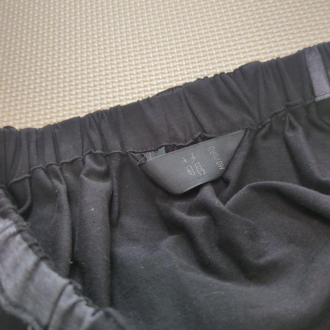 モユル　MOYURU サルエルパンツ 黒と灰色のグラフィック