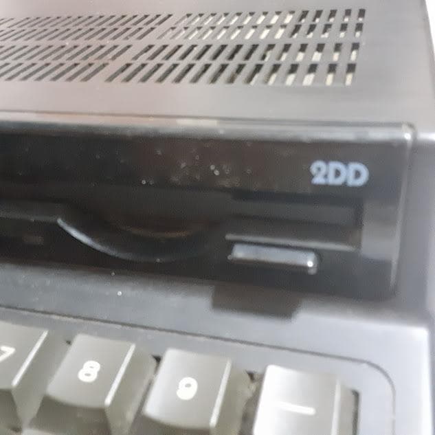 MSX2+　本体　SANYO　WAVY 70FD PHC-70FD